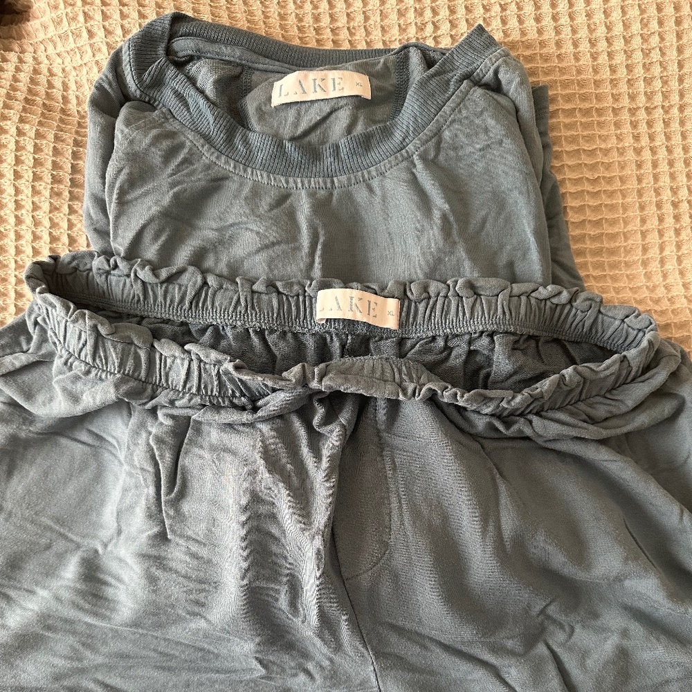 Lake Pajamas Relaxed short set in dusty blue Size XL Like new, worn once or twic